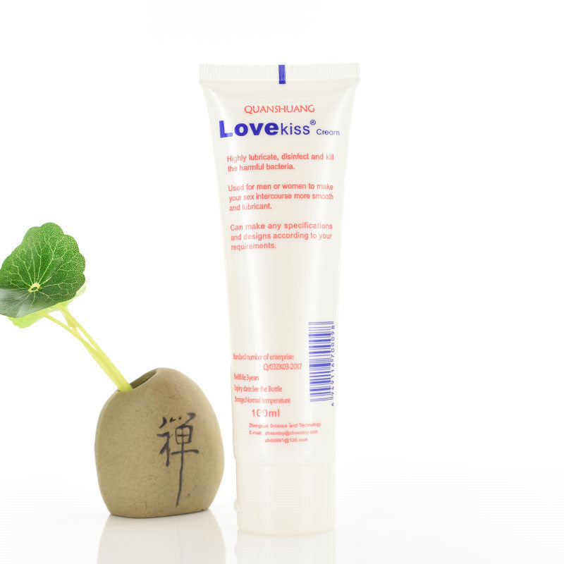 Strawberry Flavored Lubricating Water-soluble Lubricant